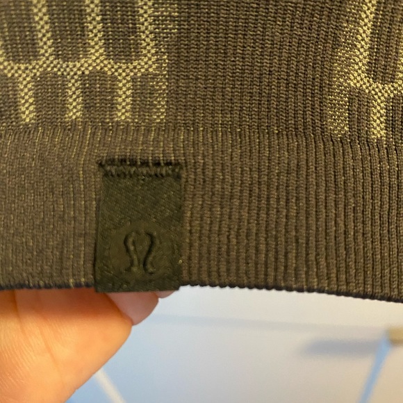 Lululemon EUC Long Sleeve Shirt - Picture 4 of 5